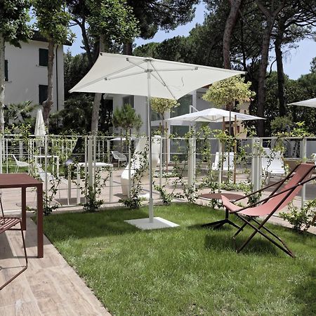 Aparthotel Elegance Riccione Esterno foto