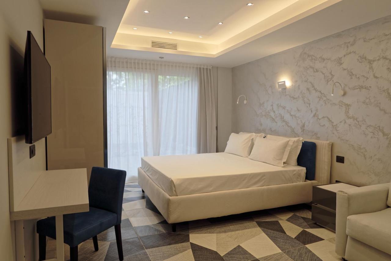 Aparthotel Elegance Riccione Esterno foto
