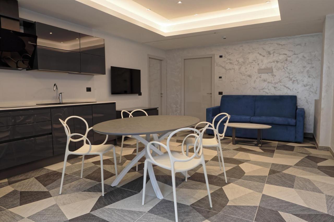 Aparthotel Elegance Riccione Esterno foto