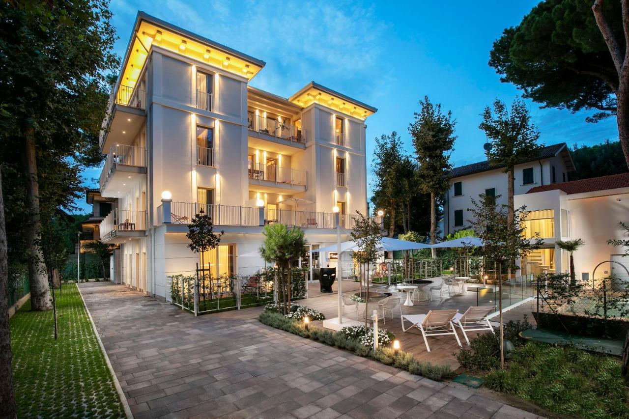 Aparthotel Elegance Riccione Esterno foto