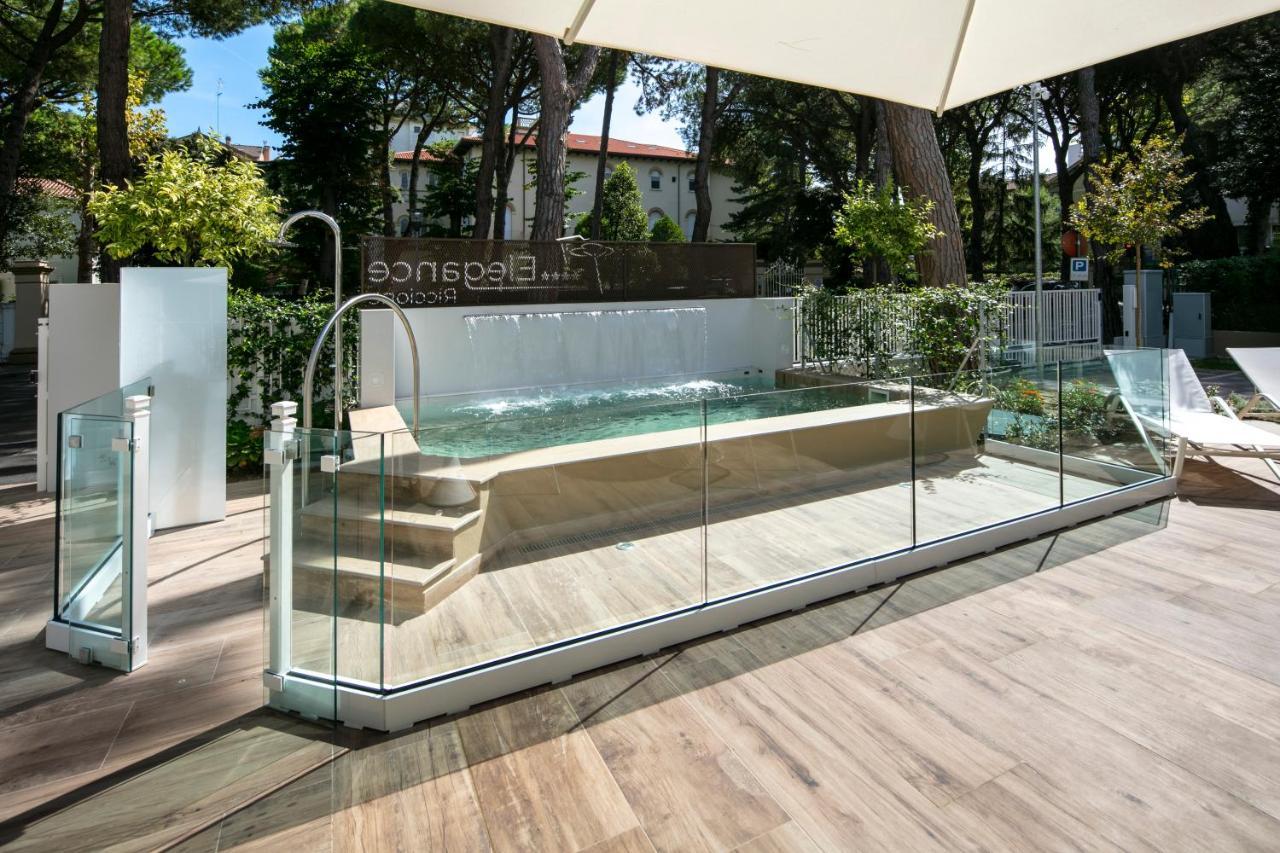 Aparthotel Elegance Riccione Esterno foto