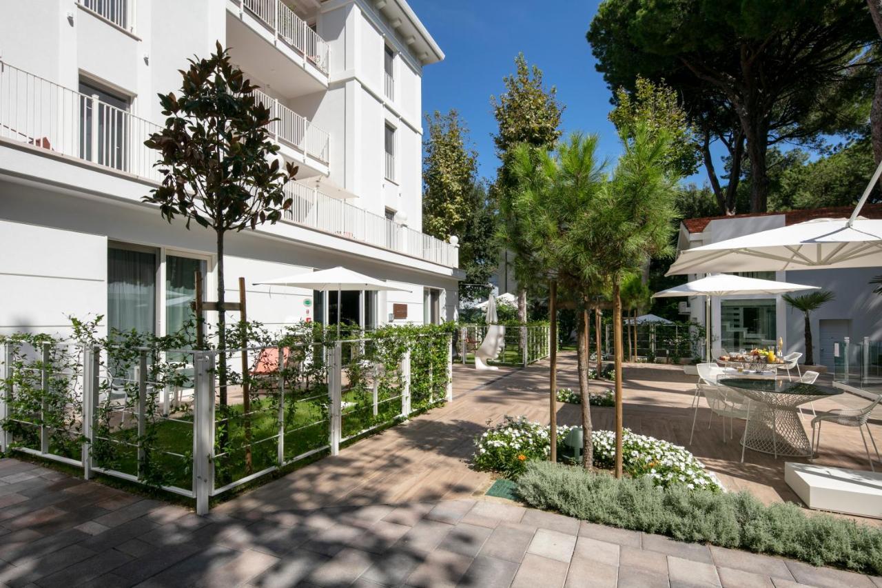 Aparthotel Elegance Riccione Esterno foto