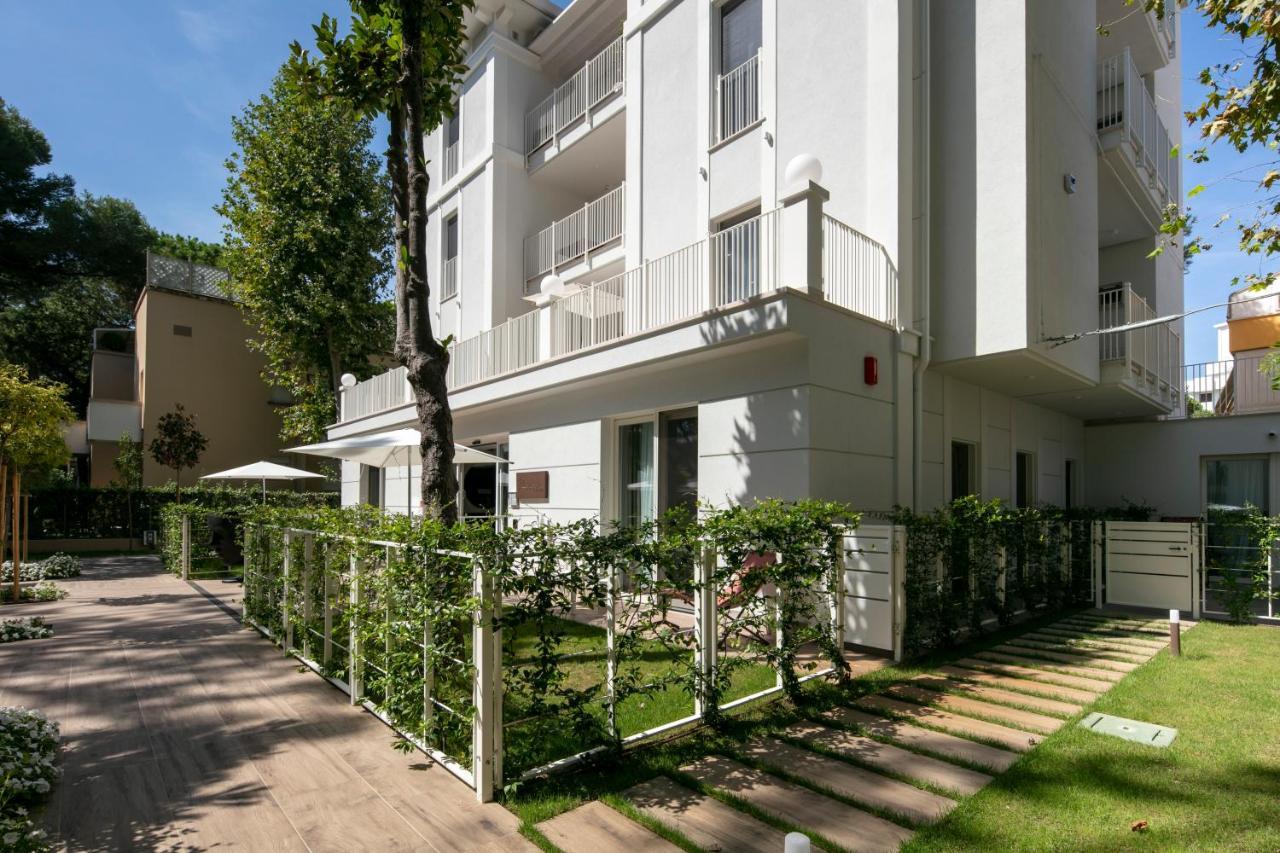 Aparthotel Elegance Riccione Esterno foto