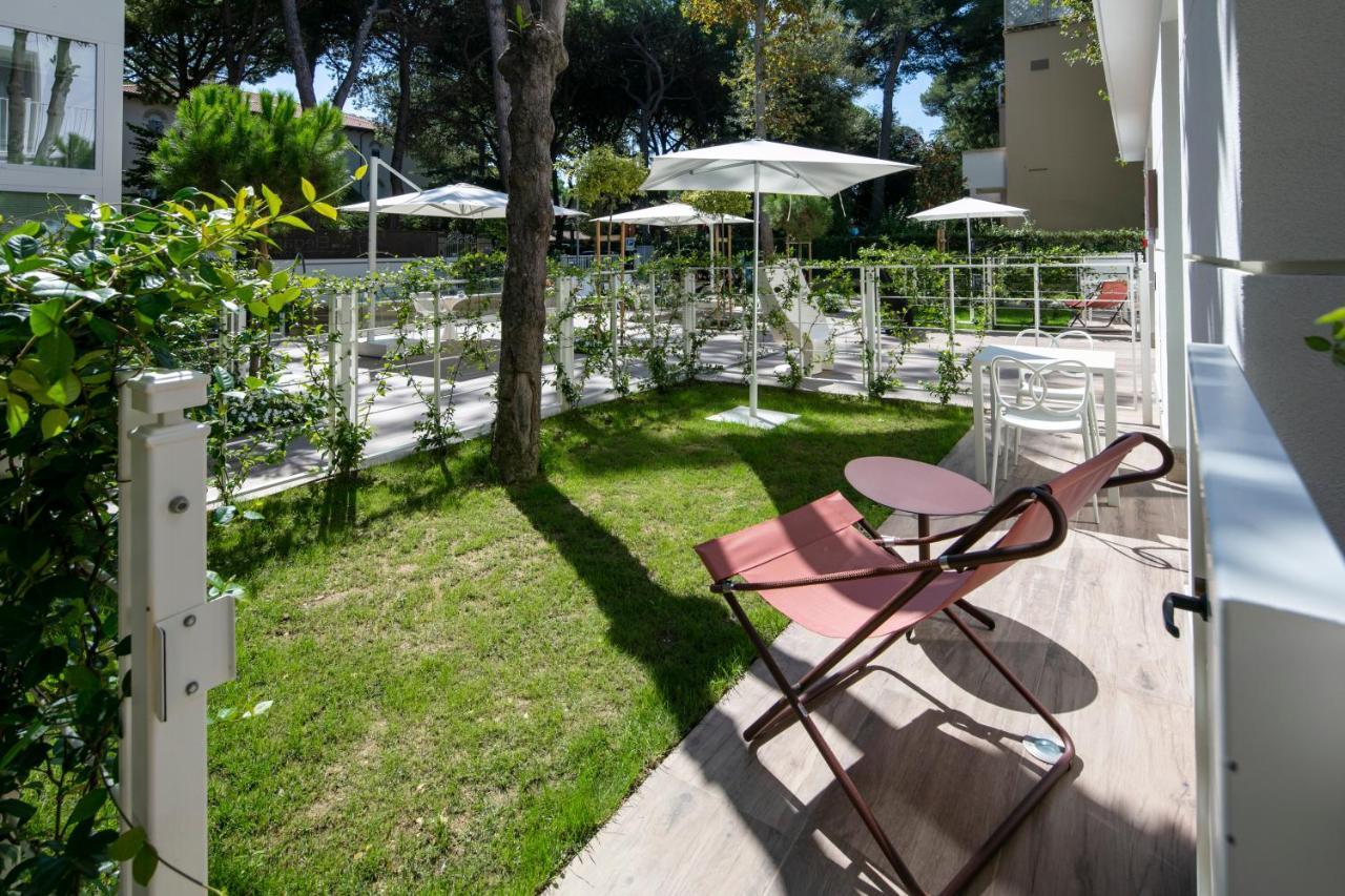 Aparthotel Elegance Riccione Esterno foto