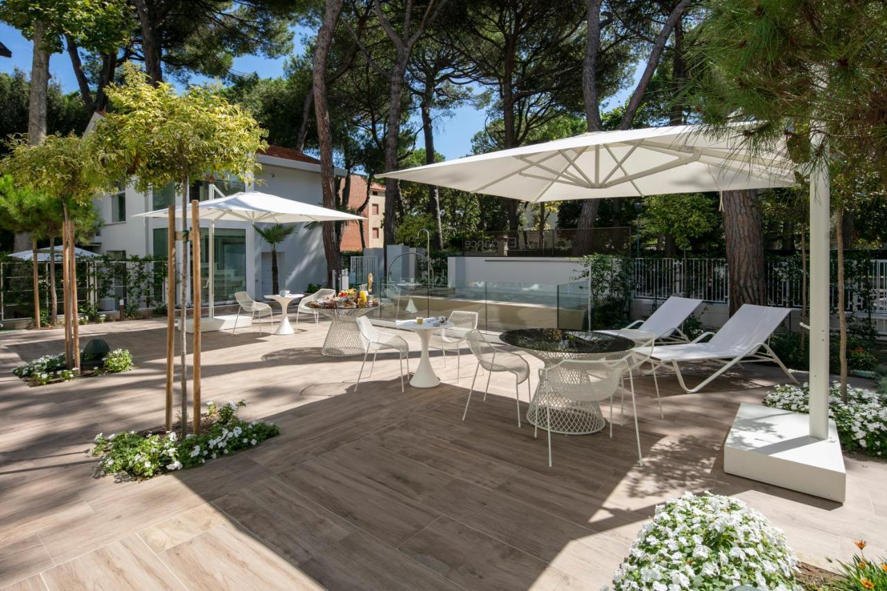 Aparthotel Elegance Riccione Esterno foto