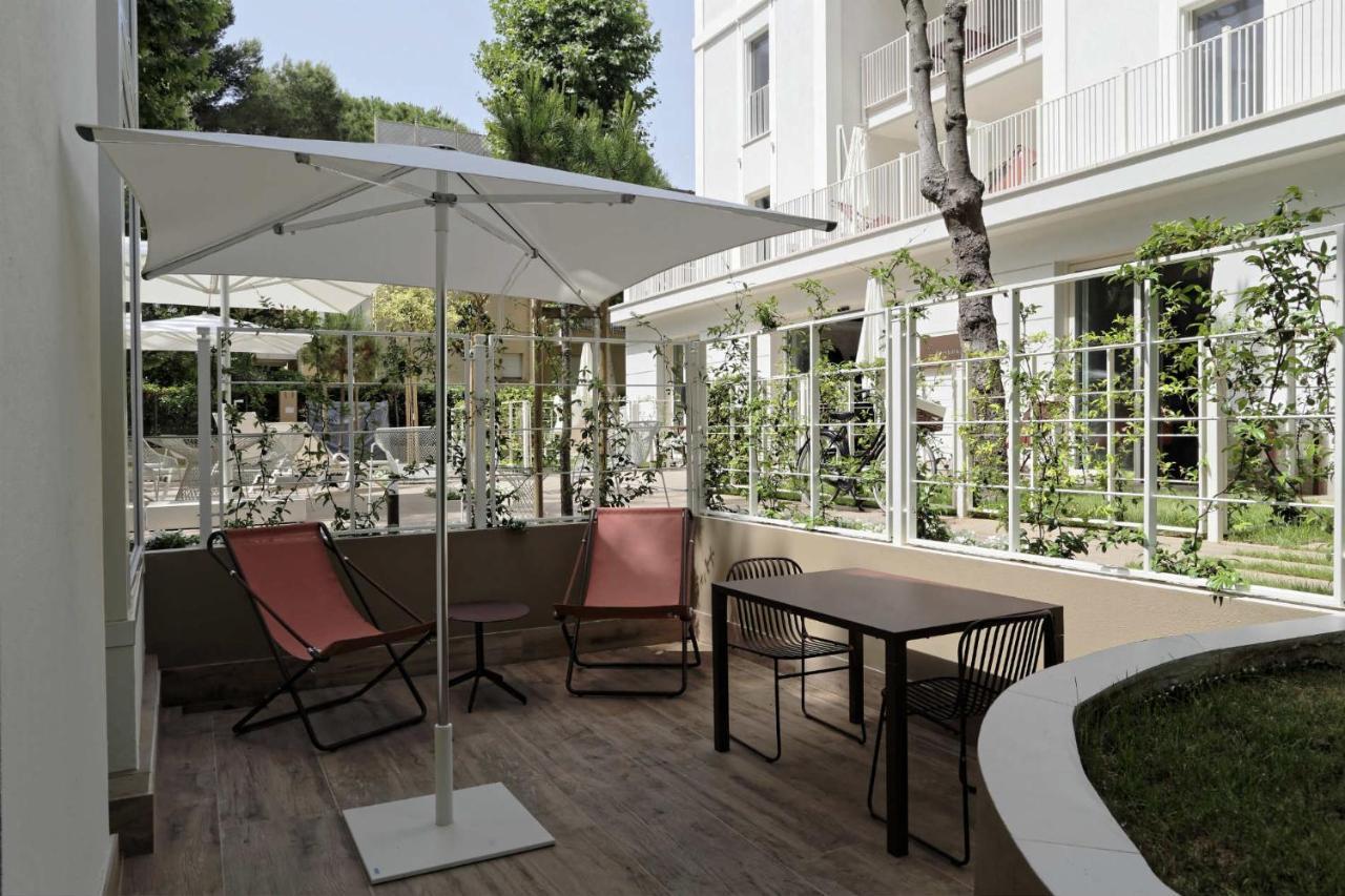 Aparthotel Elegance Riccione Esterno foto