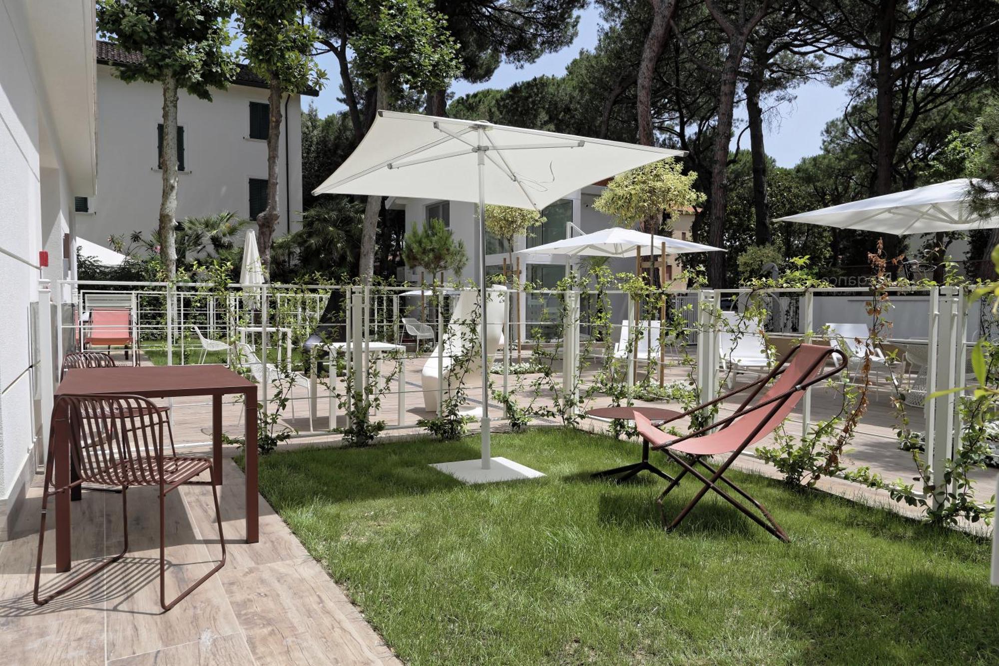 Aparthotel Elegance Riccione Esterno foto
