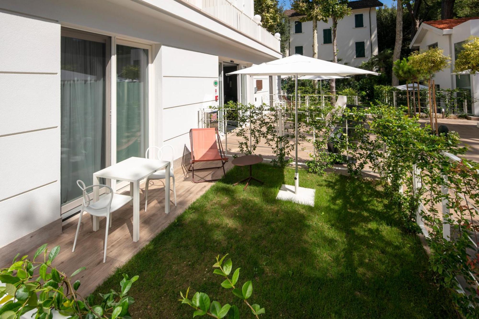 Aparthotel Elegance Riccione Esterno foto
